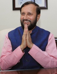 Centre mulls allowing private FM channels air news: Javadekar